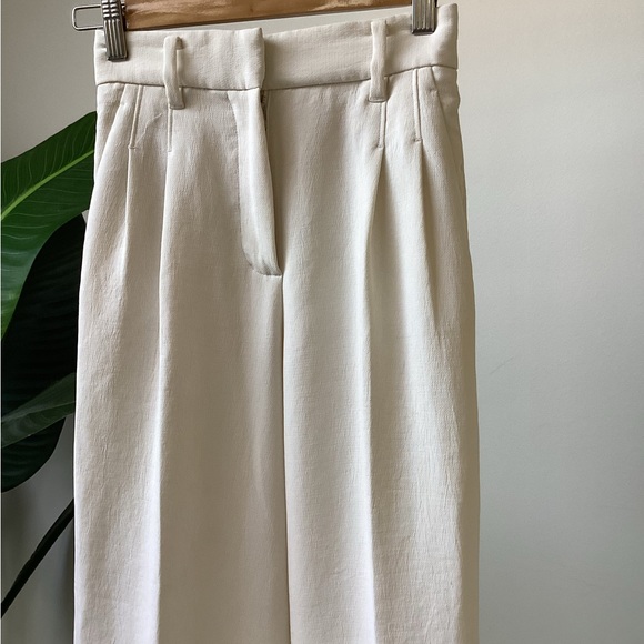Aritzia light birch effortless pant - Picture 2 of 5